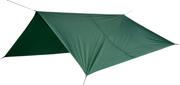 Bergans Tarp Medium Green hengt opp som A-form i skogen