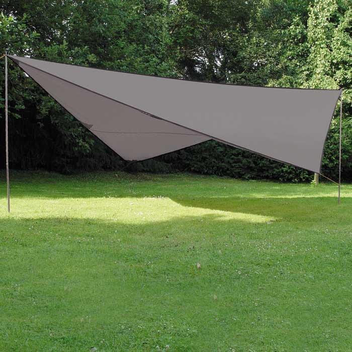 Grå tarp solseil 3x3 meter satt opp som skjerm